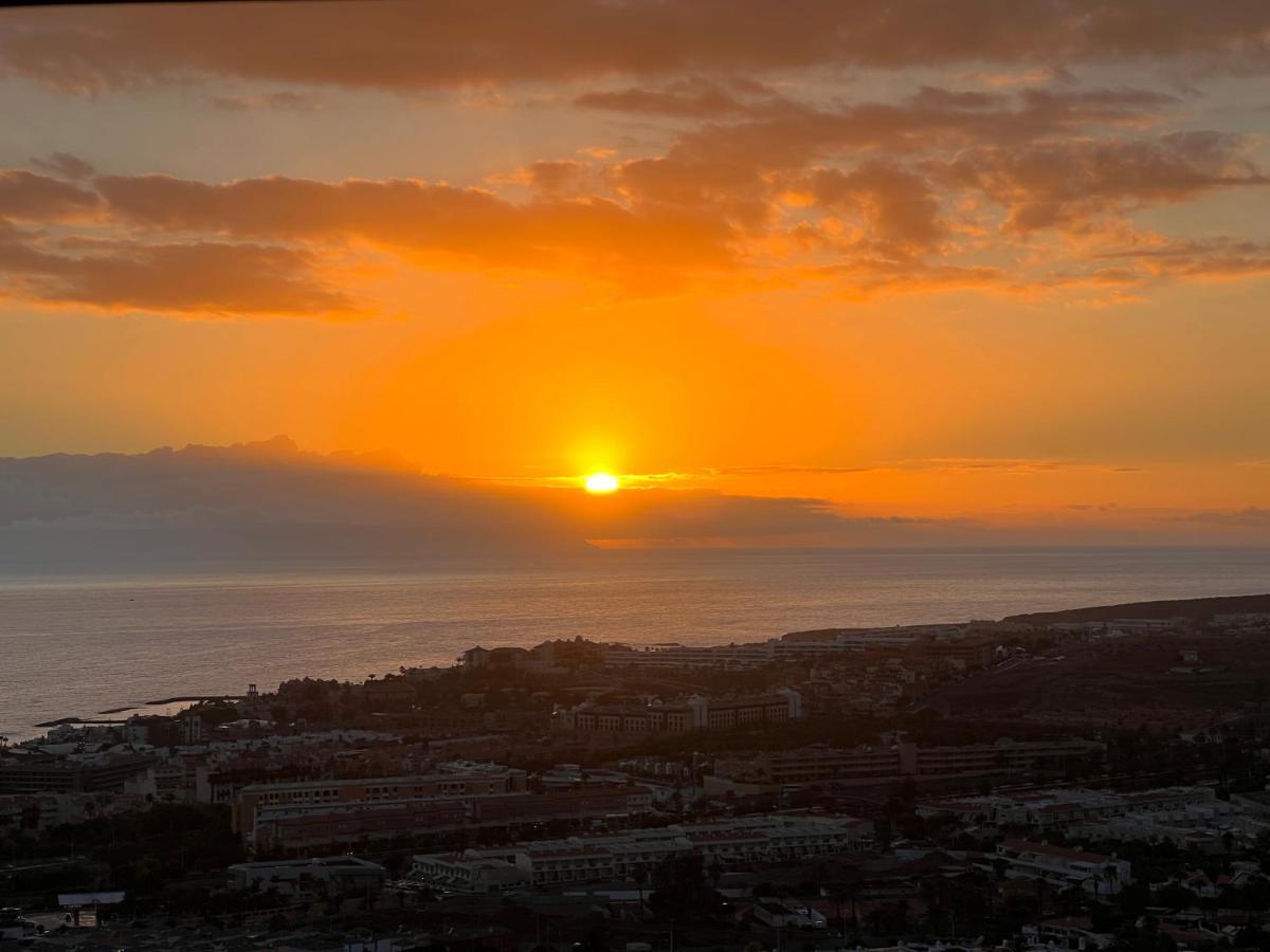 2 Bedroom Apartment With Breathtaking View Of The Sea - Sunset Адехе Екстериор снимка