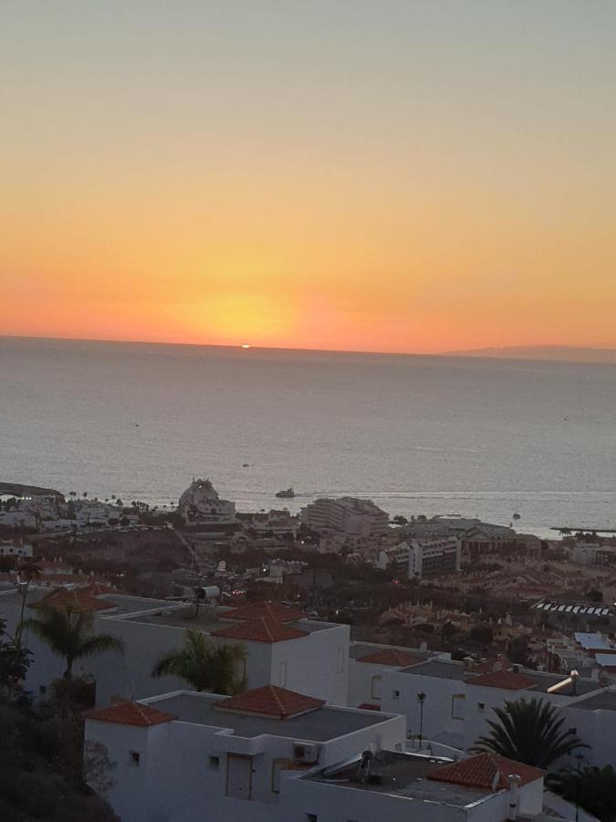 2 Bedroom Apartment With Breathtaking View Of The Sea - Sunset Адехе Екстериор снимка