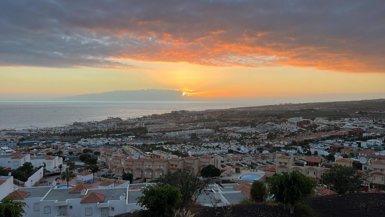 2 Bedroom Apartment With Breathtaking View Of The Sea - Sunset Адехе Екстериор снимка
